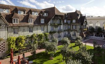 Hôtel Barrière le Normandy