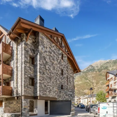 Stone Home in Benasque Near Scenic Lake