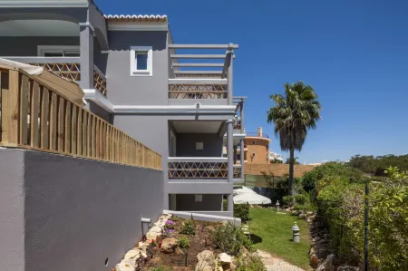 Costa d'Oiro Ambiance Village Отели в г. Лагос