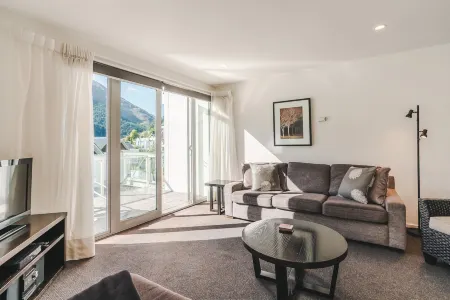Blue Peaks Apartments Отели рядом с достопримечательностью «Skyline Luge Queenstown»