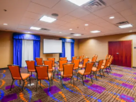 ハンプトン イン フォーリー フォーリーのホテル