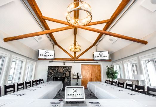 로비 공용 거실