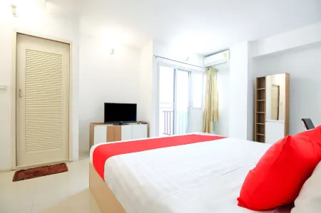 Capital O 411 Grandview Condo 15