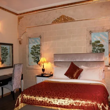Sandralia Hotel