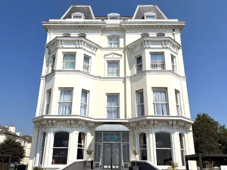 The View Hotel Folkestone, a member of Radisson Individuals Отели рядом со станцией Folkestone Central Railway Station