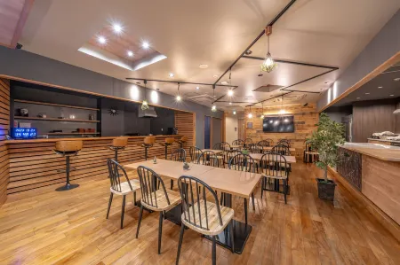 Relax Hotel Takayama Station Отели рядом с достопримечательностью «Хида-Кокбундзи Храм (飛騨国分寺)»