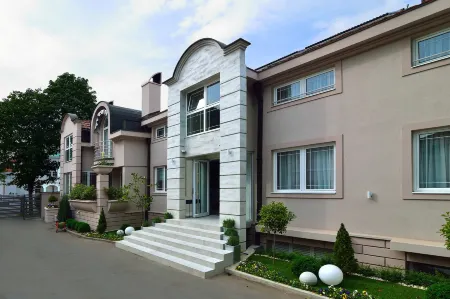 Garni Hotel D10 Отели рядом с достопримечательностью «Земун»