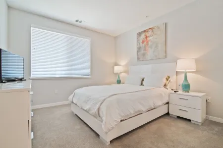 Global Luxury Suites in Menlo Park Отели рядом с достопримечательностью «Мета Хедквотерс»