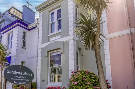 Sandway House Отели рядом со станцией Torquay Railway Station