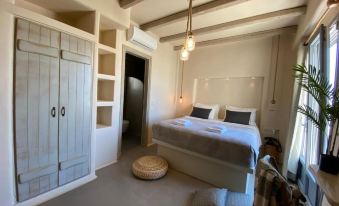 Ampelos Suites