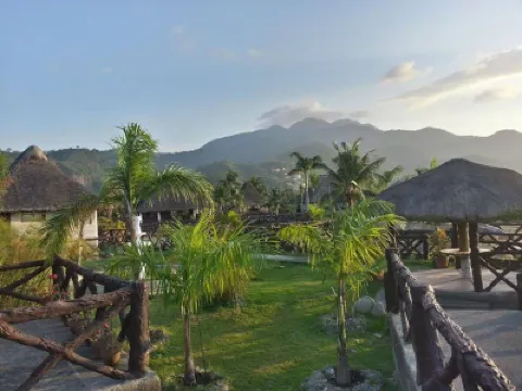 Tierra de Lago Hotels near Peak 2