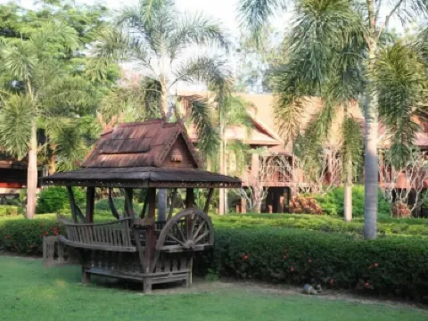 Fueng Fah Riverside Gardens Resort Hotels near Wat Sai Mun