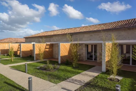 Chateau la France Отели в г. Люгон-Э-Л'Иль-дю-Карне