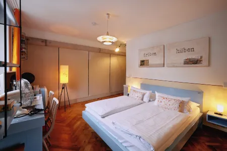 18Arts Hotel - Living in a Gallery! Отели в г. Кельн