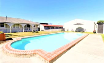 Aztec Motel