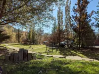 Stone Mountain Lodge Отели в г. 