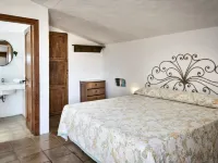 Residenza Capriccioli Hotels near Romazzino Beach
