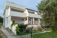 Apartments by the Sea Semy Hôtels à : Novalja