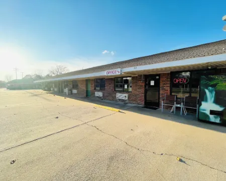 派恩斯假日汽車旅館 特拉華縣酒店