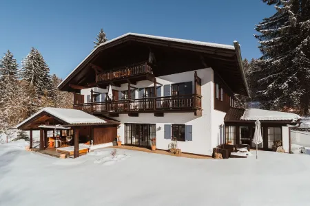 Ferienhaus Heimhof Отели в г. Гармиш-Партенкирхен