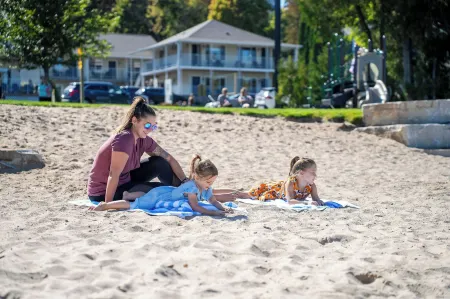 Spruce and Shore Motel