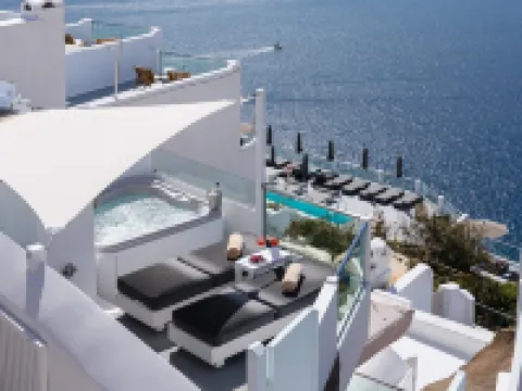 Nevma Suites Hotels in Fira