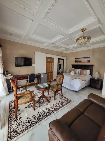 Luxe Ponte Inn Отели в г. Cala