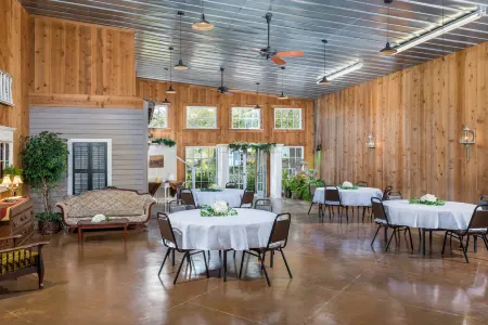 Maison D'Memoire Bed & Breakfast Cottages