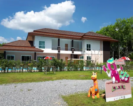 Pool House Lanska Hotels in Lan Saka