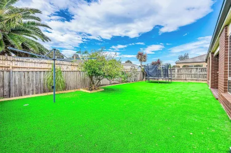 StayAU Spacious Stay Point Cook