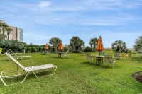 Hosteeva Oceanview Condos