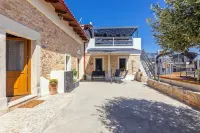 Thrapsano House at Iraklion Crete for up to 8 Persons Hotels in Minoa Pediada