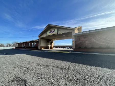 Circle Motor Lodge Отели рядом с достопримечательностью «Perth Amboy City Hall»
