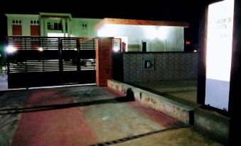 Bishop's Apartments and Suites