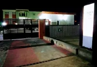 Bishop's Apartments and Suites Hotels in Okaka