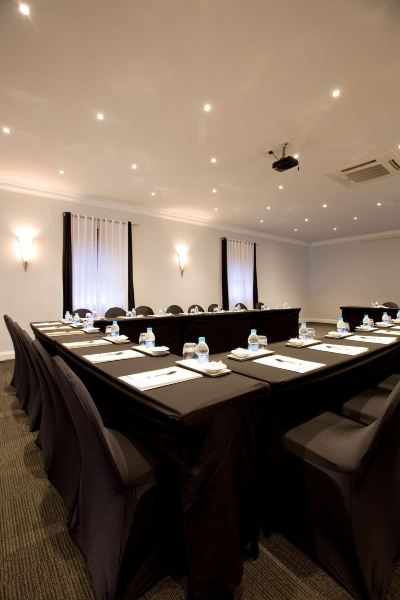 Meeting Rooms The Caledon Hotel Photo
