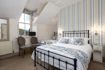 2 Cambridge Villas B & B Hotels near Dora's Field