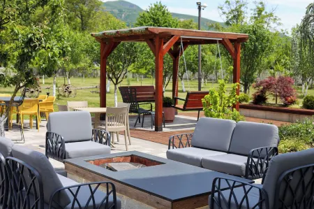 Plis Bujtina - Guesthouse