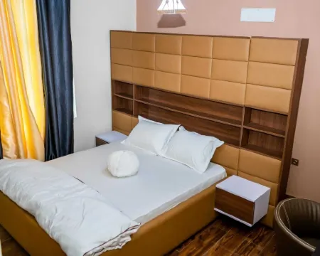 Venetian Villa Hotels in Fako