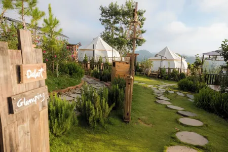 DaLart Glamping & Coffee Отели в г. Duc Trong District