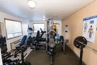 Super 8 by Wyndham Drayton Valley - ที่มีฟิตเนส