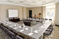 Galleryone - a DoubleTree Suites by Hilton