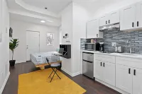 Ututu Stay West Hotels in Upper Darby
