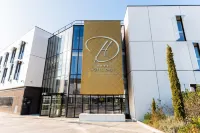 Hotel Dali Val d'Europe Tapestry Collection by Hilton