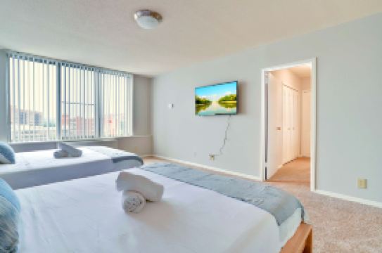 Modern Amenities and Cozy Atmosphere - Stylish Arlington Retreat