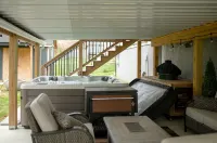 Inviting Hot Tub and Relaxing Atmosphere - Cozy Private Oasis Hotels in Saint Charles
