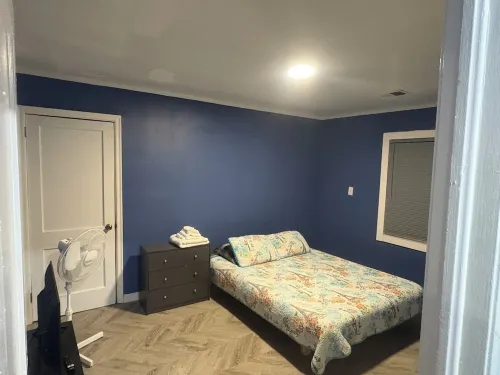 Renovated Far-West Midtown Apt