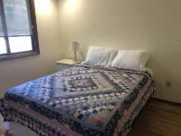 4 Season Fun Filled Mountain Retreat in Saw Creek Estates with Tons of Amenities