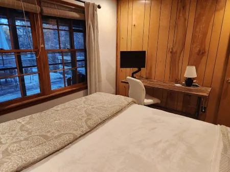 Perfect Lakeside Retreat! Отели рядом с достопримечательностью «Toccoa Falls»