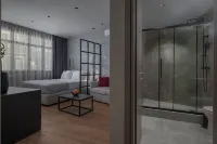 Hebrard Industrial Suites Отели в г. 